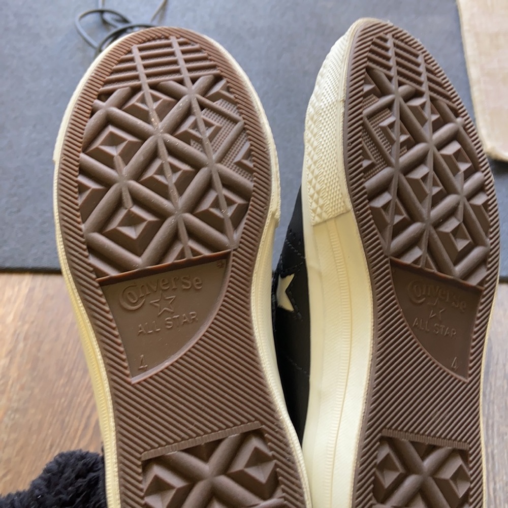 Converse Size 6 - image 2